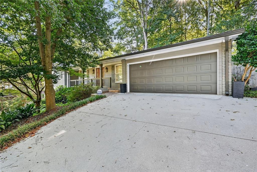 3009 Greenoaks Circle NE