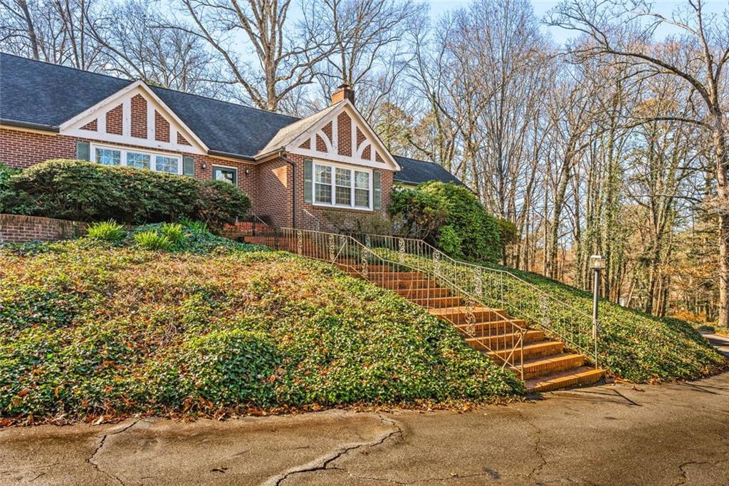 351 N Woodland Drive SW