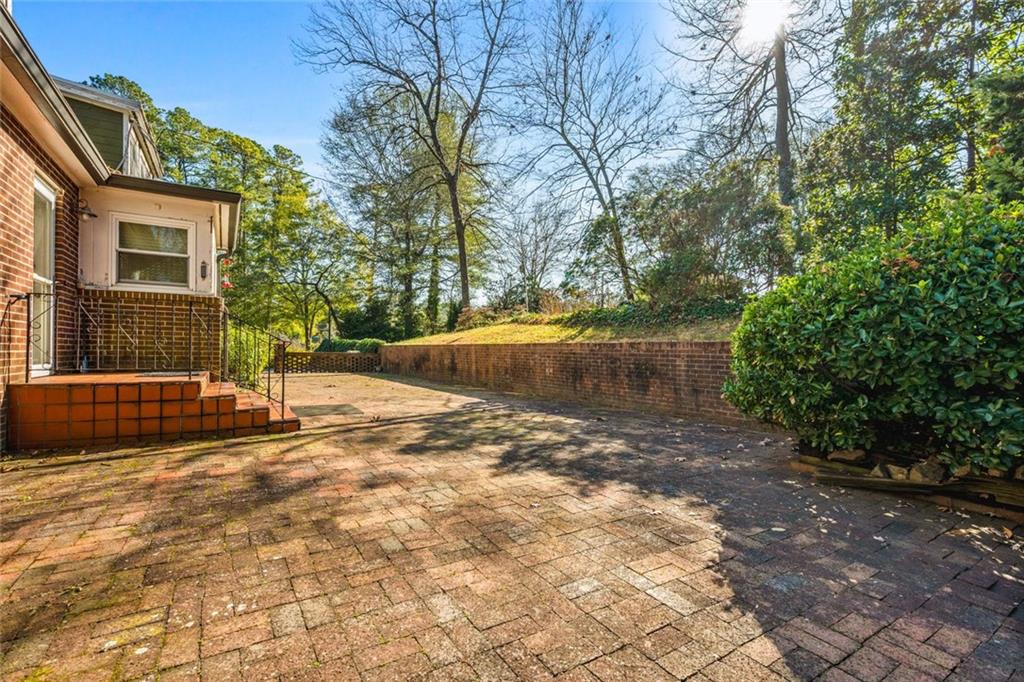 351 N Woodland Drive SW