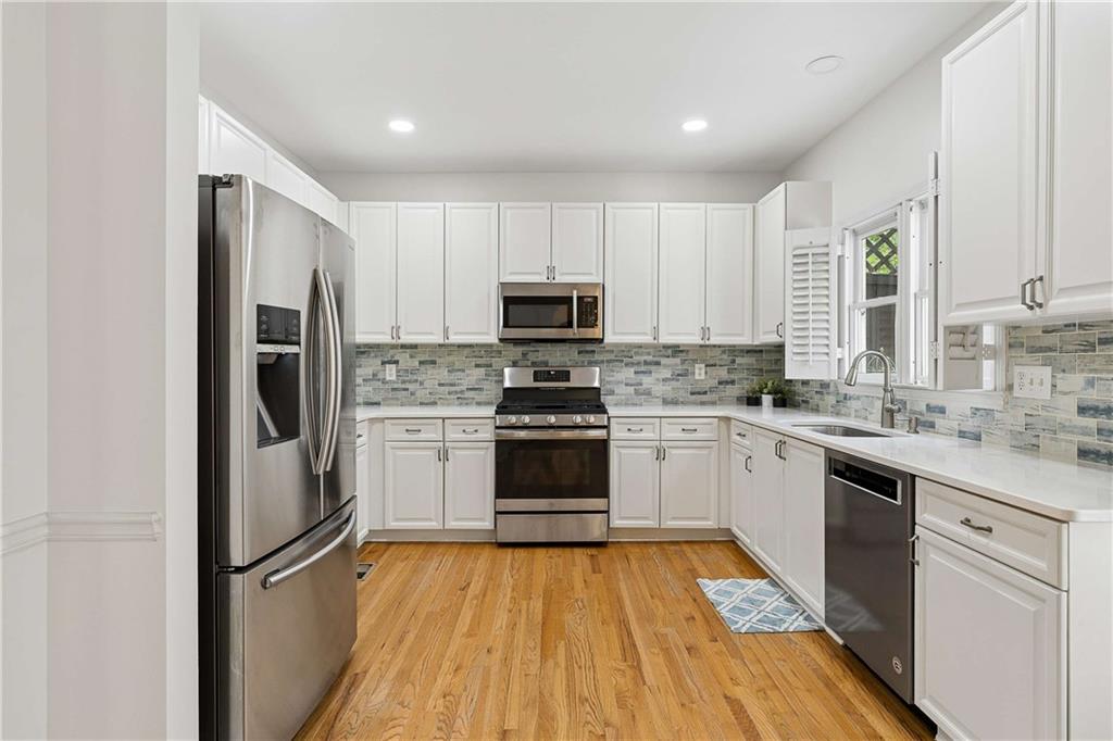 2141 Adams Overlook NW