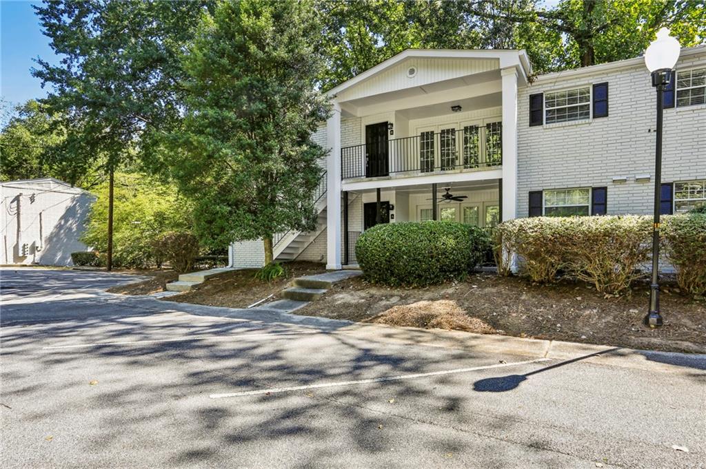 311 Peachtree Hills Avenue NE 13B