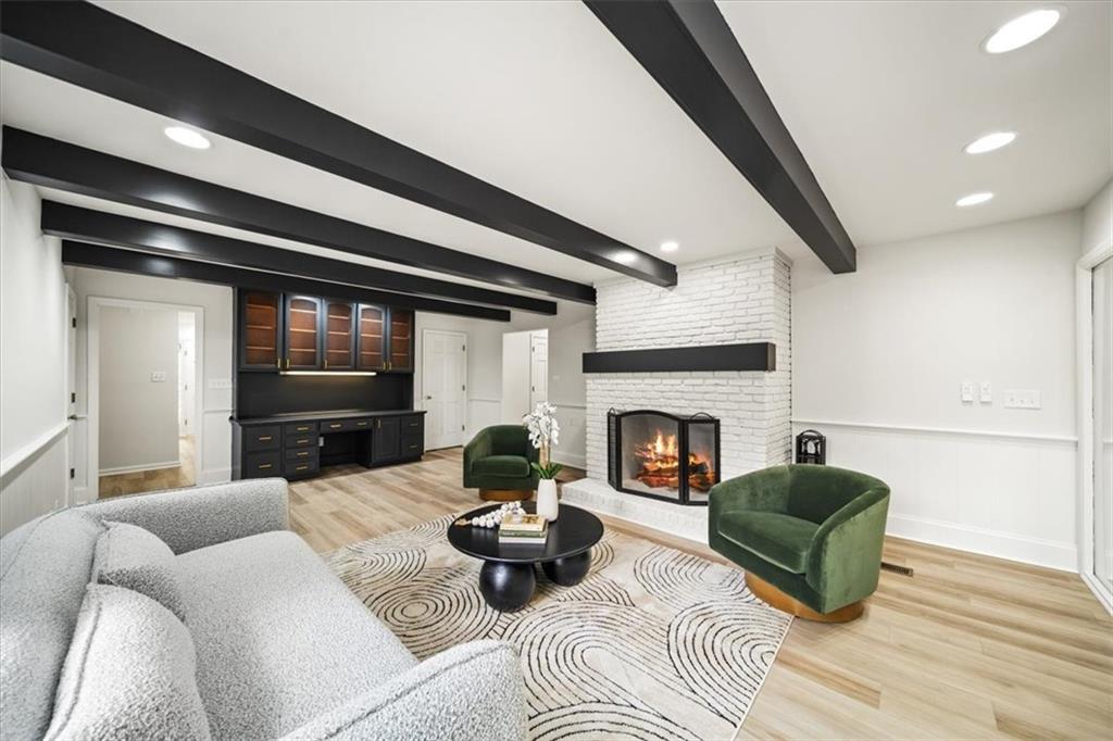 761 Lynn Circle SW
