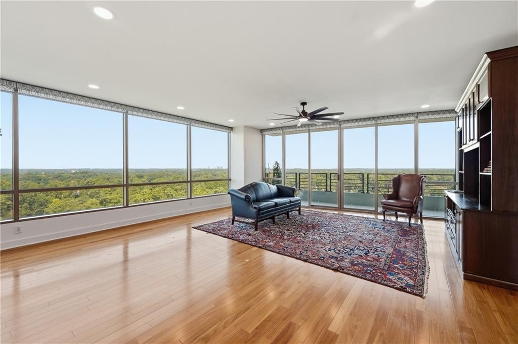 700 Park Regency Place NE 1907