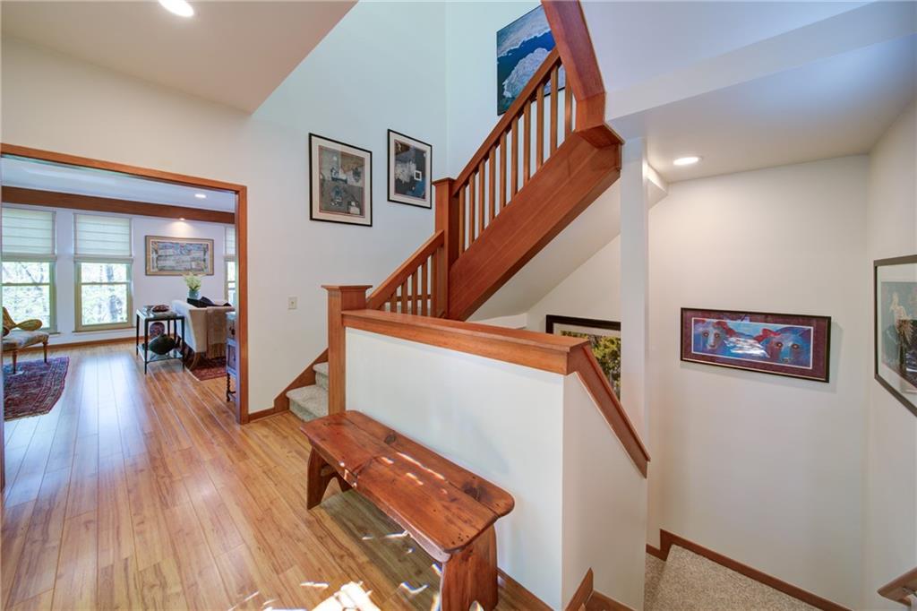480 Chimney Bluff