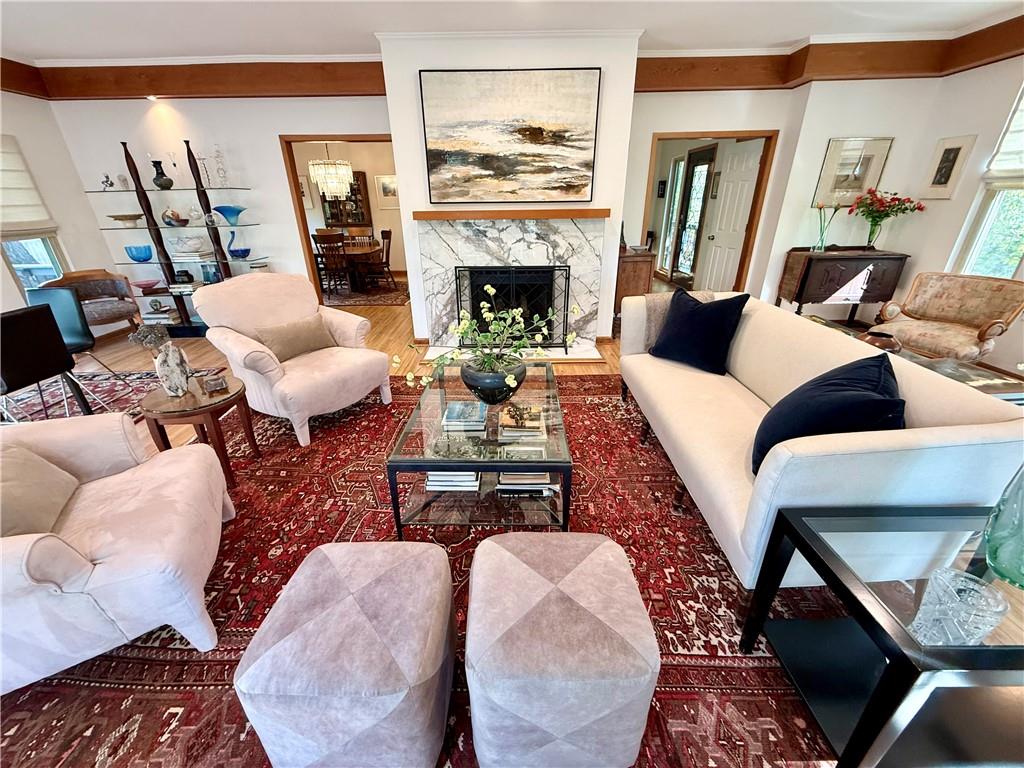 480 Chimney Bluff