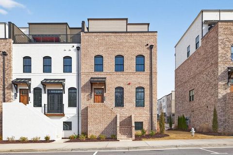 Townhouse For Sale - 4810 Moonview Lane<br/> Sugar Hill, GA 30518