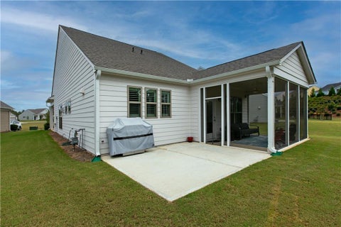 Homes For Rent - 5687 Villa Crest Drive<br/> Hoschton, GA 30548
