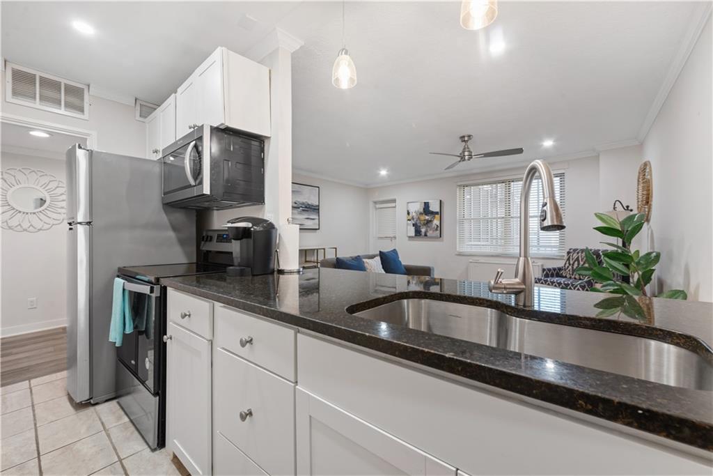 300 Peachtree Street NE 10H