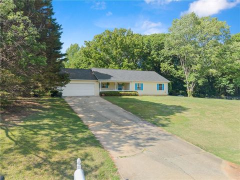 Homes For Sale - 3719 River North Drive<br/> Gainesville, GA 30506