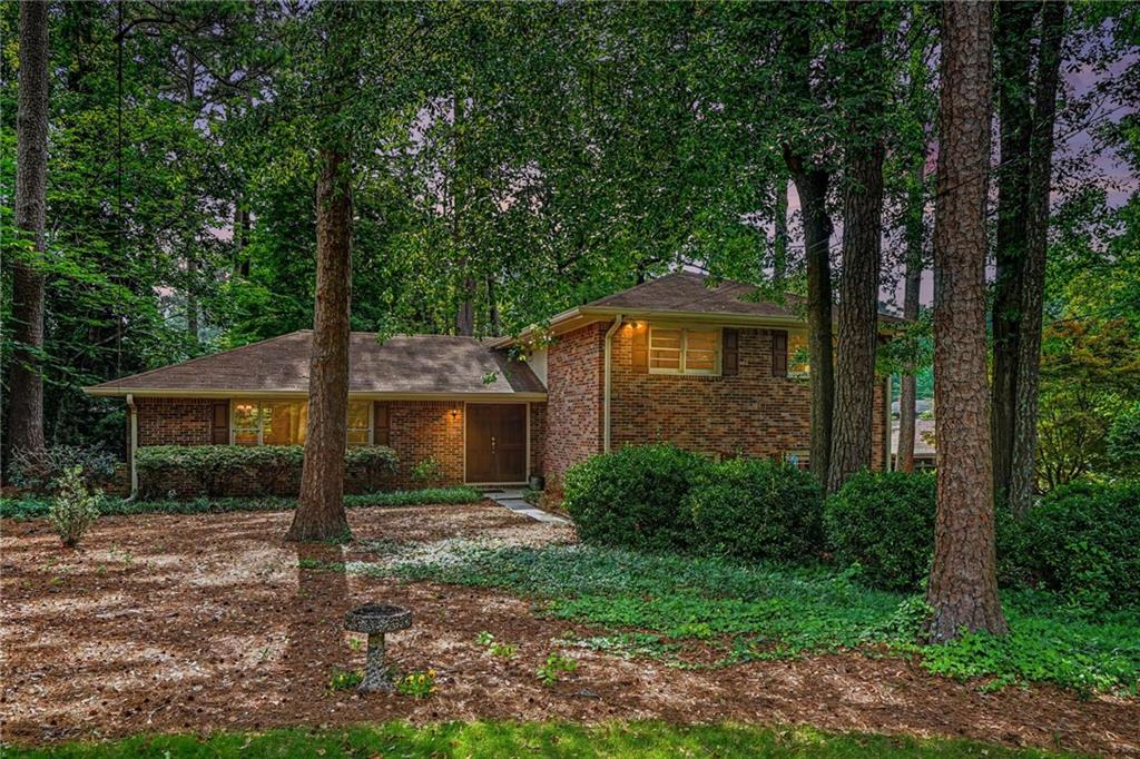 2113 Lavista Circle