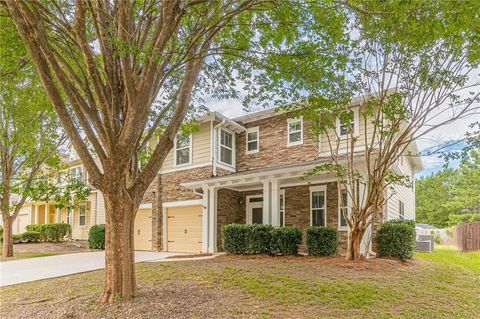 A home in Fairburn