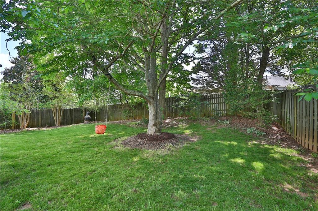 6055 Pattingham Drive, Roswell, Georgia image 26