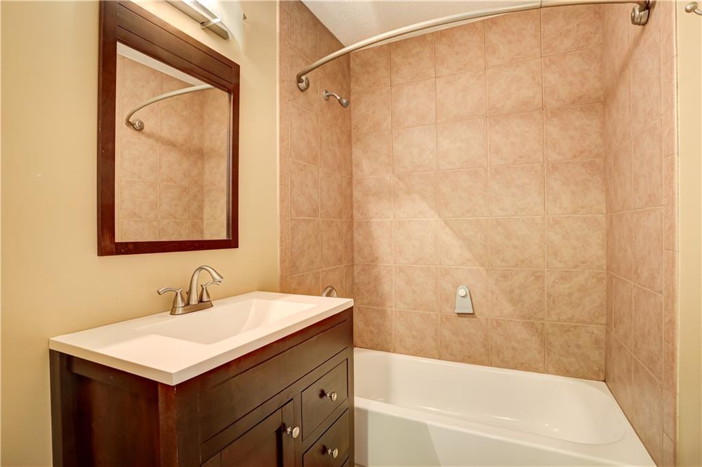 6055 Pattingham Drive, Roswell, Georgia image 16
