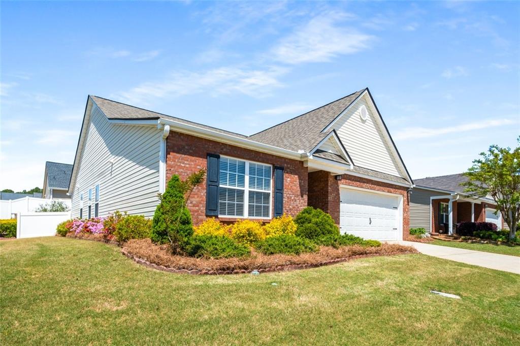 806 Village Place, Loganville, Georgia image 3