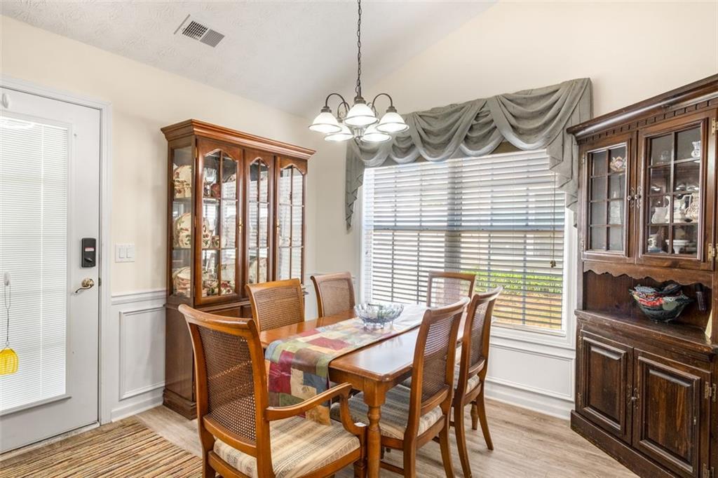 806 Village Place, Loganville, Georgia image 10