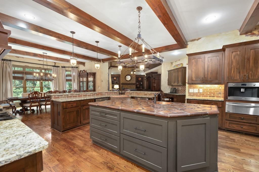 2740 Drayton Hall Drive, Buford, Georgia image 8