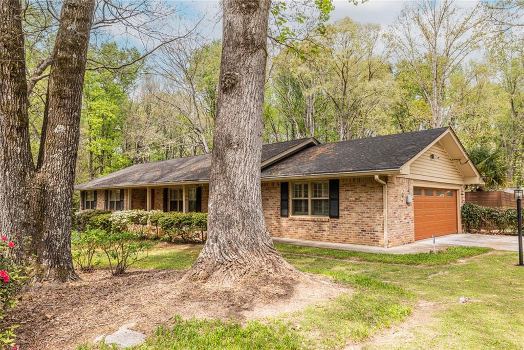 3360 Embry Hills Drive