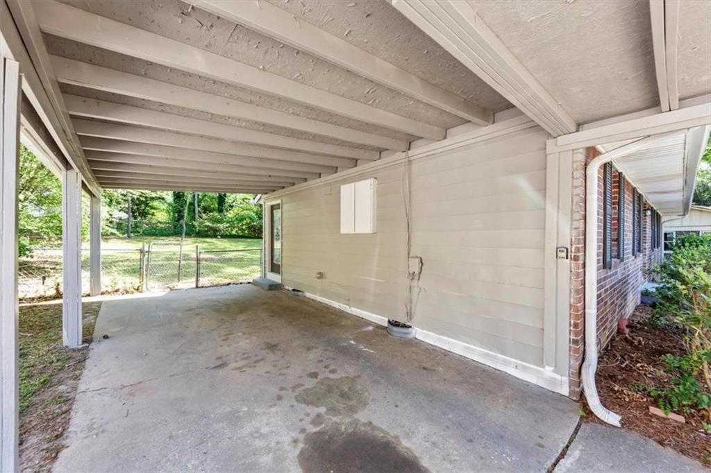 190 Sunrise Circle, Riverdale, Georgia image 4