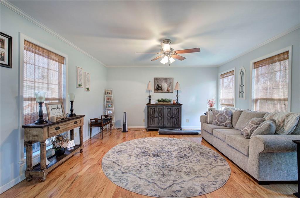 12 Wooddale Drive SW