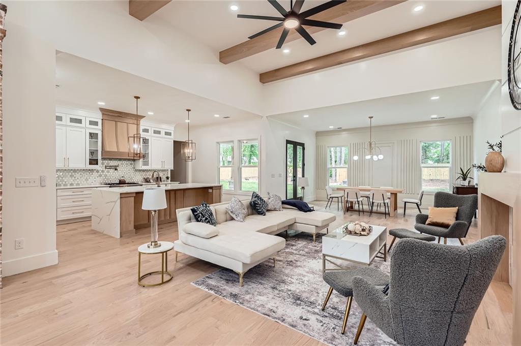 2625 Beverly Lane