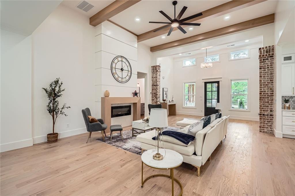 2625 Beverly Lane