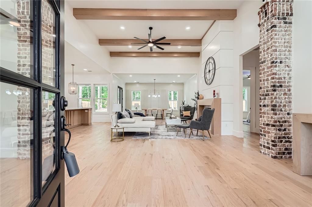 2625 Beverly Lane