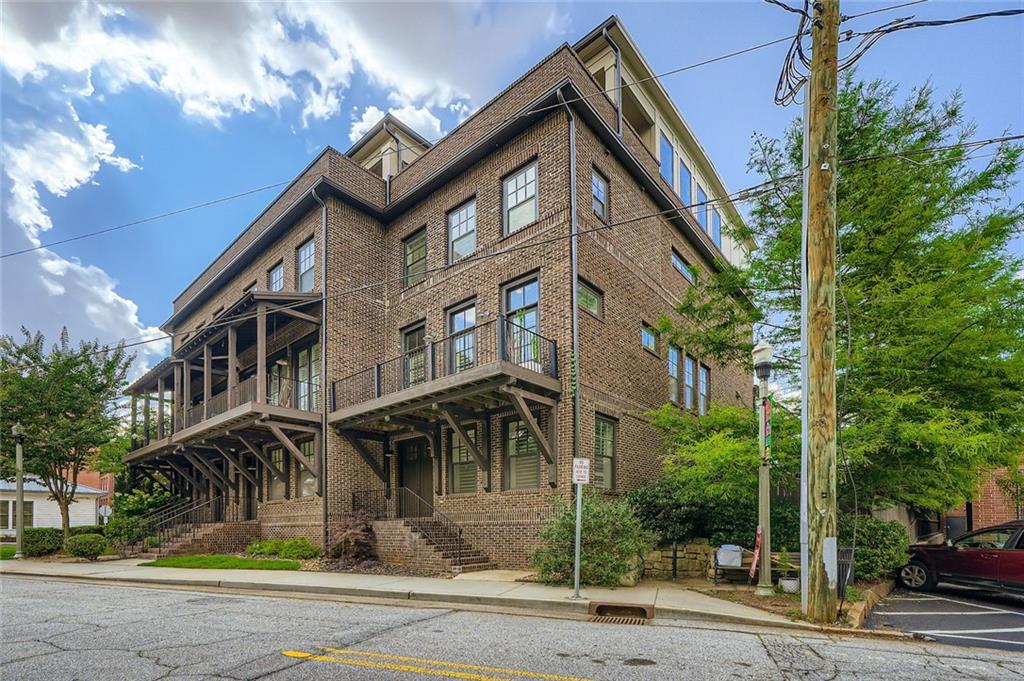 504 E Howard Avenue