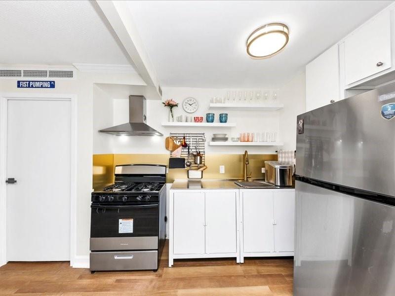 2285 Peachtree Road NE 803