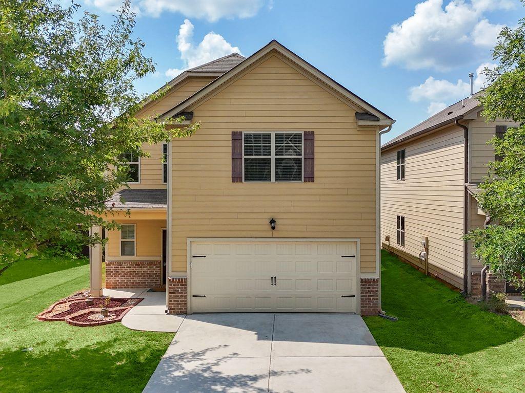 Welcome to this beautiful open-concept home featuring a modern kitchen with granite countertops, ample cabinet space, pantry, and stainless-steel appliances. The main level also offers a versatile bedroom perfect for guests or a home office.
Upstairs, retreat to the huge master suite with trey ceilings, a luxurious ensuite bath with double sink vanity, soaking tub, separate shower, and a large walk-in closet. Three additional spacious bedrooms, a full hall bath, and a convenient laundry room complete the second floor.
Enjoy resort-style living with neighborhood amenities including a gigantic pool, kids pool, tennis courts, basketball courts, and a playground. Conveniently located near I-75 and Atlanta Airport for an easy commute, with plenty of shopping and restaurants nearby. Sorry, no pets. Call or text to schedule your private viewing!