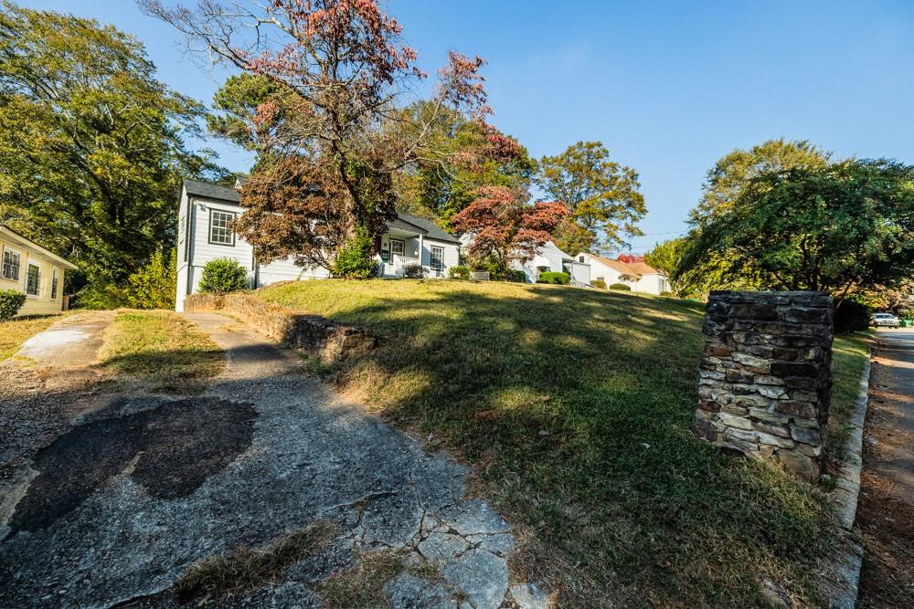 1761 Fairway Hill Drive SE