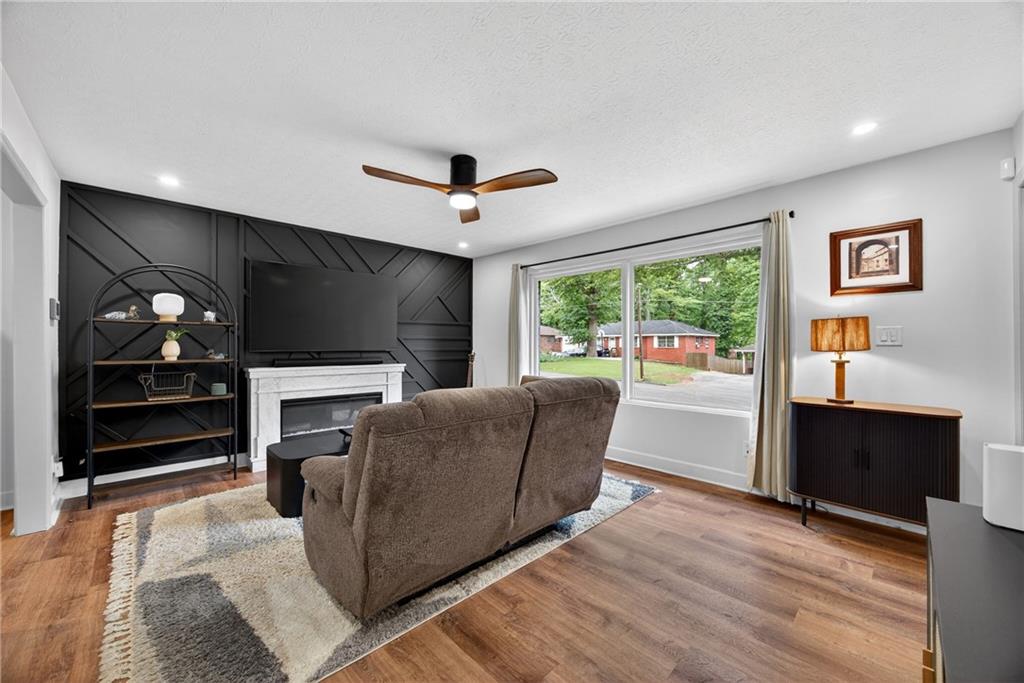 1392 Willow Trail
