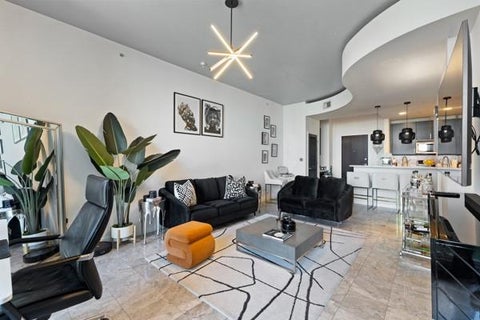 Condo For Rent - 400 W Peachtree Street #1215<br/> Atlanta, GA 30308