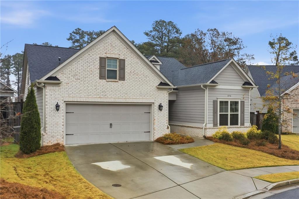 370 Kenmure Court SW