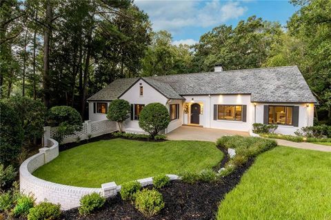 Photo of 737 W Conway Drive NW, Atlanta, GA 30327 (MLS # 7714235)