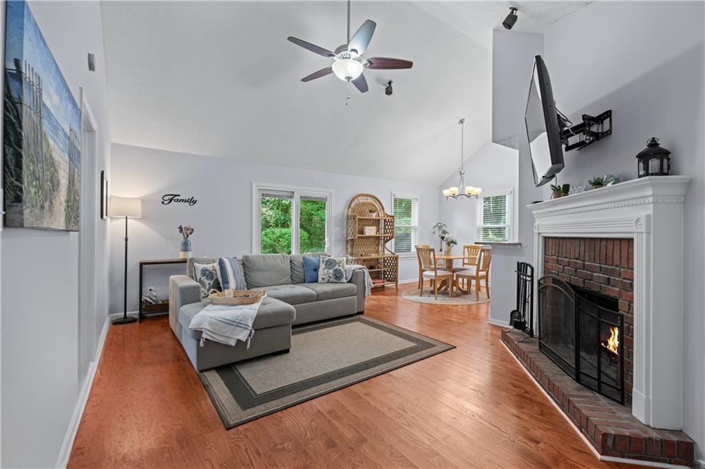 732 S Fairfield Drive, Peachtree City, Georgia image 9