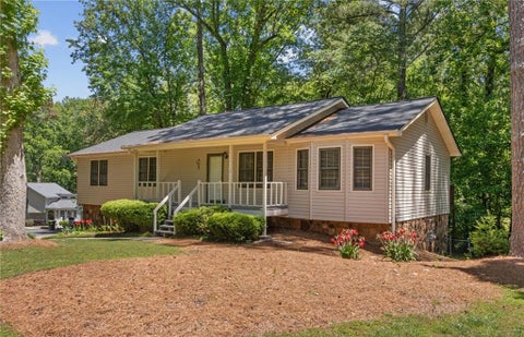 Homes For Sale - 608 Wellington Court<br/> Cherokee County, Woodstock, GA 30188