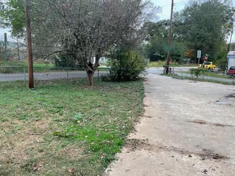 A home in Lindale