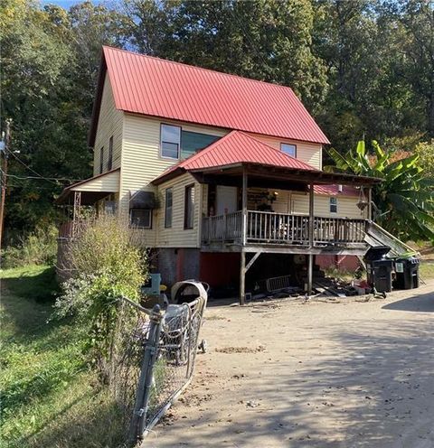 A home in Lindale