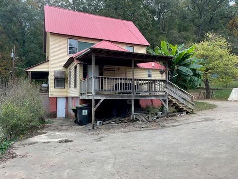 A home in Lindale