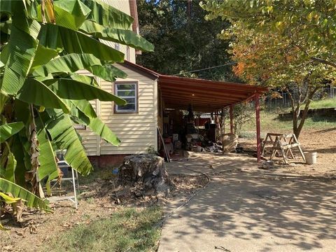 A home in Lindale