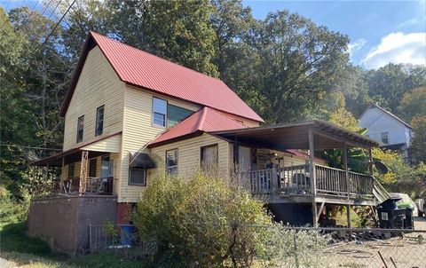 A home in Lindale