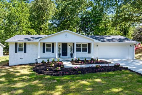 Photo of 46 Hunting Creek Drive, Marietta, GA 30068 (MLS # 7753837)