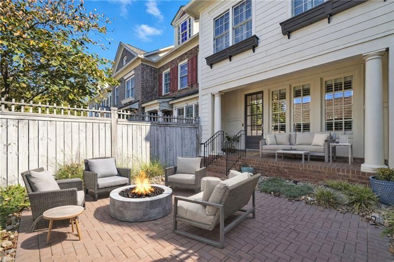 6088 Holly Park Lane SE