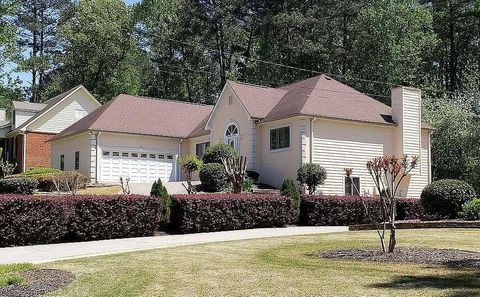 Photo of 1522 Catherine Court, Suwanee, GA 30024 (MLS # 7647441)