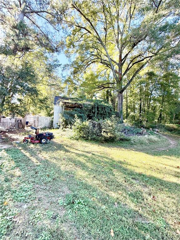 5596 Lakeside Drive