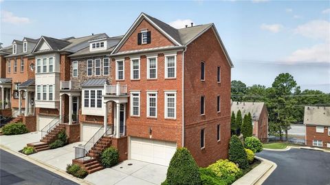 Townhouse For Sale - 3380 Triview Square<br/> Atlanta, GA 30339
