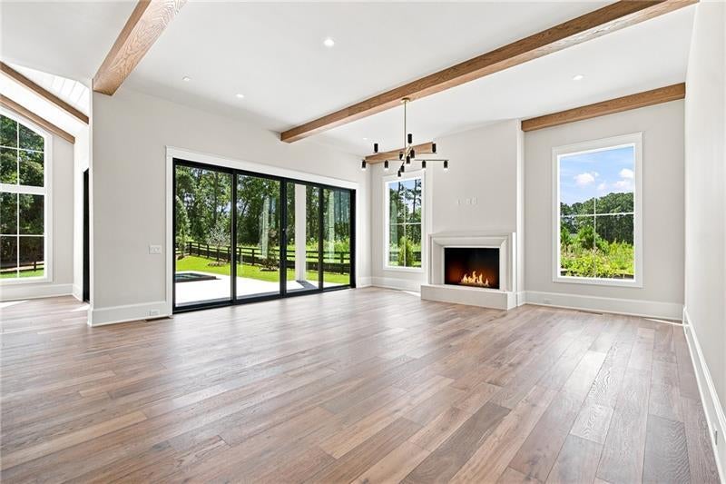 245 Heatherton Way