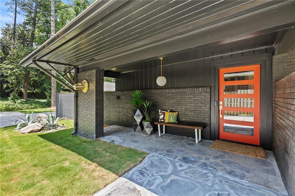 3252 W Roxboro Road NE