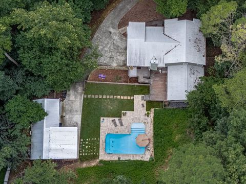 819 Victoria Place Woodstock GA 30189
