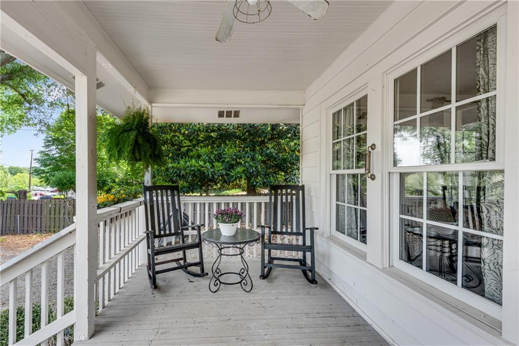 89 Mountain View Road NW
